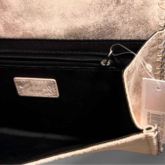 ✨Chelsea 28-Peach Metallic Silver Crossbody Ladies Bag ✨ Perfect Gift 🎁 - Picture 3 of 7